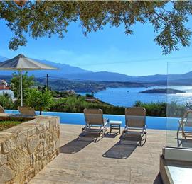 5 bedroom luxury villa with infinity pool, sea views and tennis court near Chania, sleeps 10